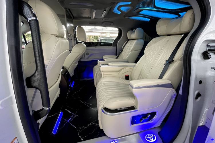 Used Toyota Sienna 2023 2.5L Hybrid Comfort Edition