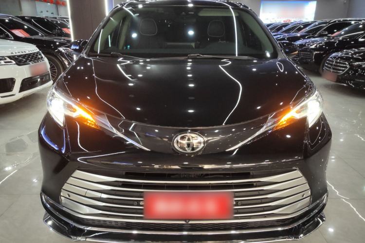 Used Toyota Sienna 2024 2.5L Hybrid Comfort Edition
