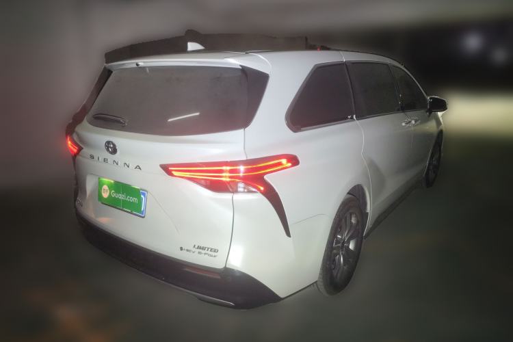 Used Toyota Sienna 2024 2.5L Hybrid Four-Wheel Drive Prestige Edition
