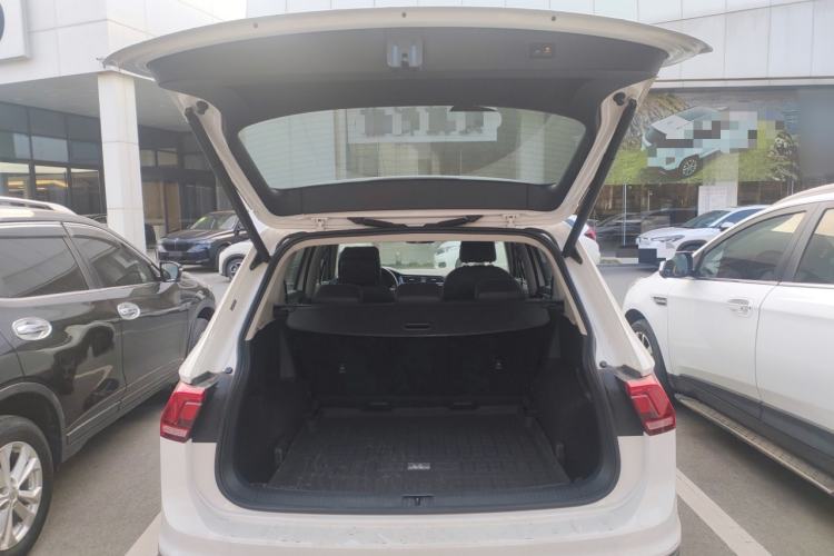 Used Volkswagen Tiguan L 2020 330TSI Automatic Two-Wheel Drive Smart Luxury Edition China VI Standard
