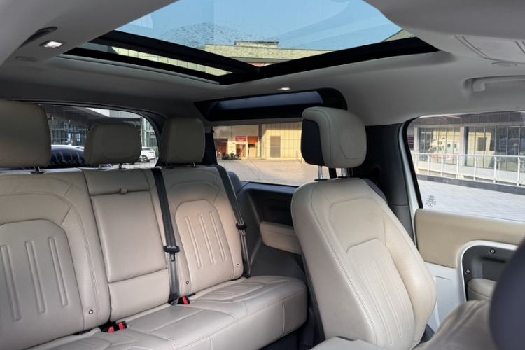 Used Land Rover Defender 2022 90 2.0T P300 Tiger-Power Ambition Edition