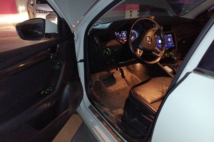 Used Skoda Octavia 2016 1.6L Automatic Smart Drive Edition