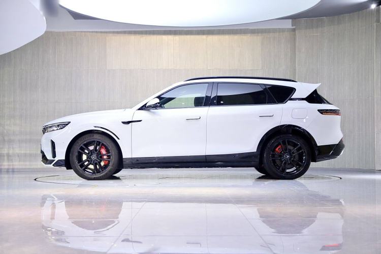 Used VOYAH FREE 2025 318 259 km All-Wheel-Drive Exploration Edition
