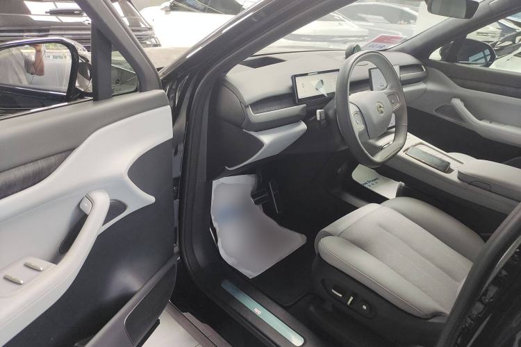 Used Nio ES8 2023 100kWh Signature Edition
