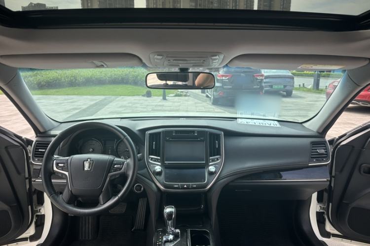 Used Toyota Crown 2018 2.0T Fashion Edition
