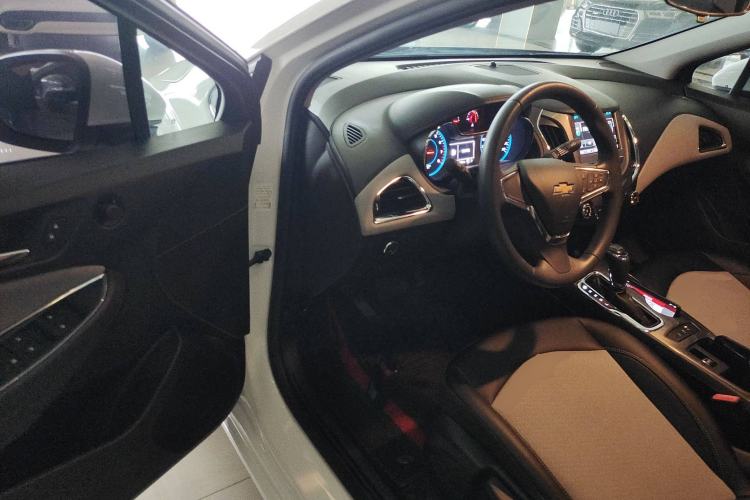 Used Chevrolet Cruze 2017 1.5L Automatic Xuanfeng Edition
