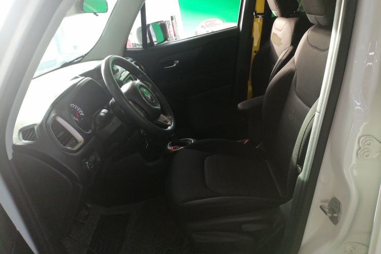 Used  Renegade 2017 180T Automatic Jingneng Edition
