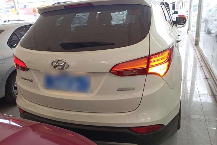 Used Hyundai Santa Fe Classic 2013 3.0L 4x4 Premium Edition 7-Seater Euro IV
