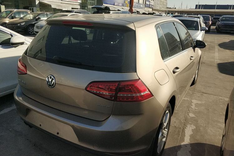 Used Volkswagen Golf 2016 230TSI Automatic Comfort Version
