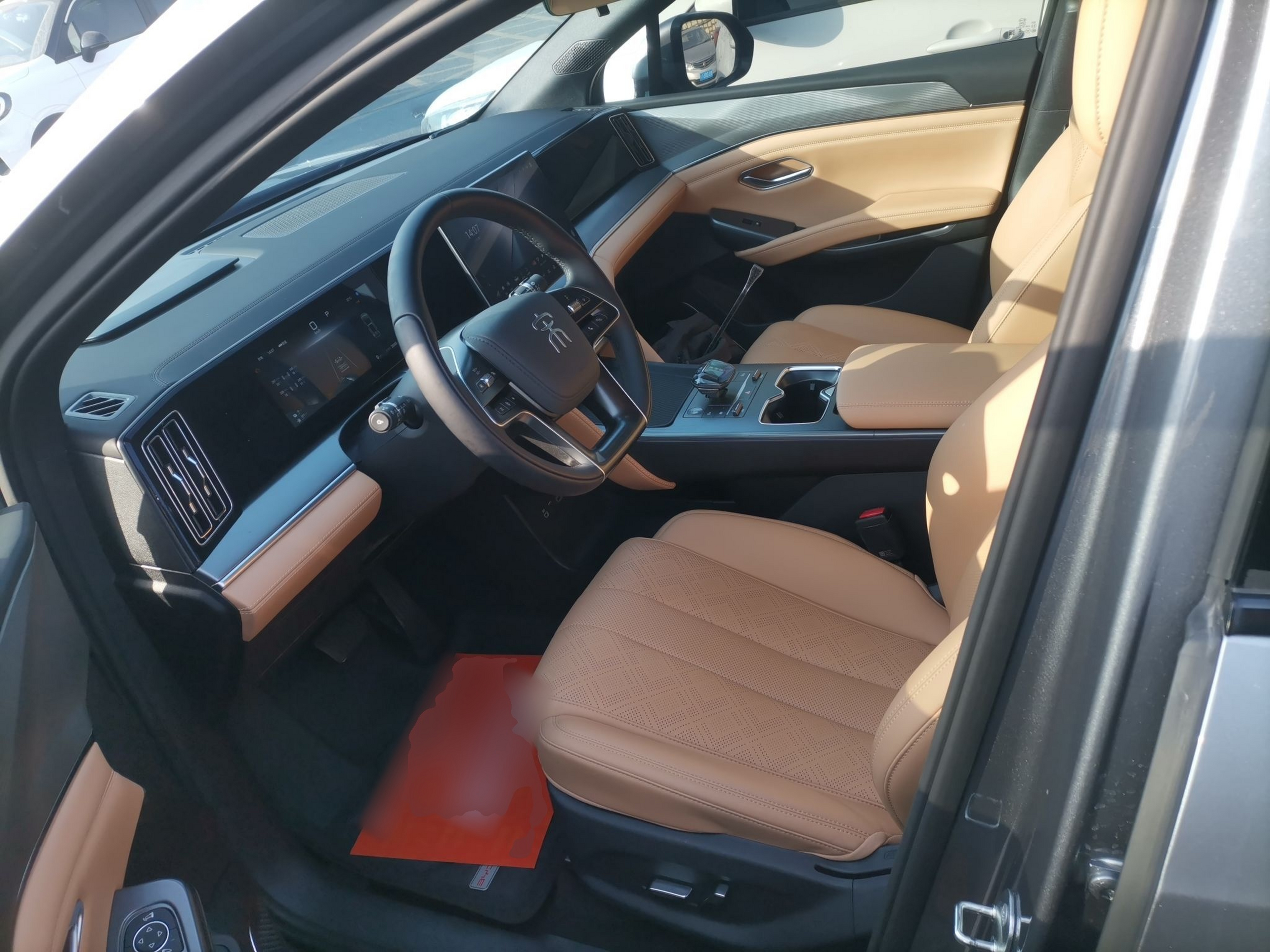 Переднее сиденье в автомобиле