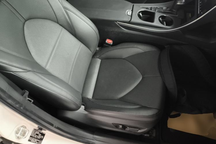 Used Toyota Avalon 2019 Dual-Engine 2.5L Luxury Edition China VI Standard
