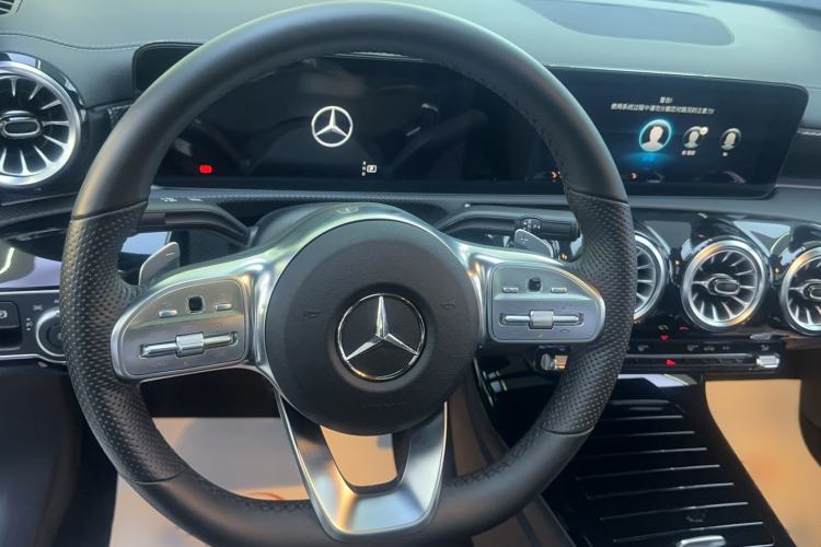 Used Mercedes-Benz A-Class 2022 Revised Version A 200 L Sport Sedan Fashionable Style