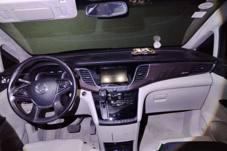 Used Buick GL8 2017 28T Avenir Avia National Emission Standard V