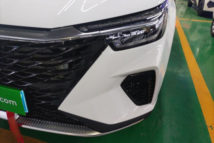 Used Roewe RX5 2025 PLUS 330TGI Automatic Trendsetting Smart Edition
