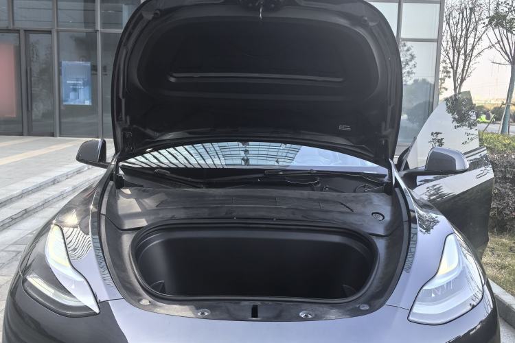 Used Tesla Model Y 2024 Long-Range All-Wheel-Drive Version