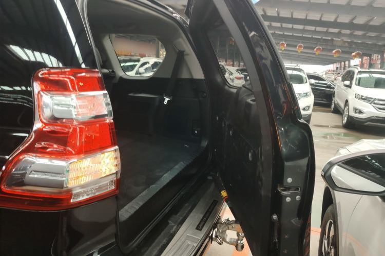 Used Toyota Prado 2016 2700 TX Base Edition
