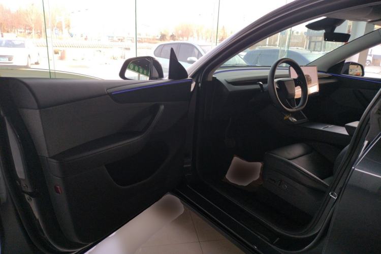 Used Tesla Model Y 2025 Rear-Wheel-Drive Version