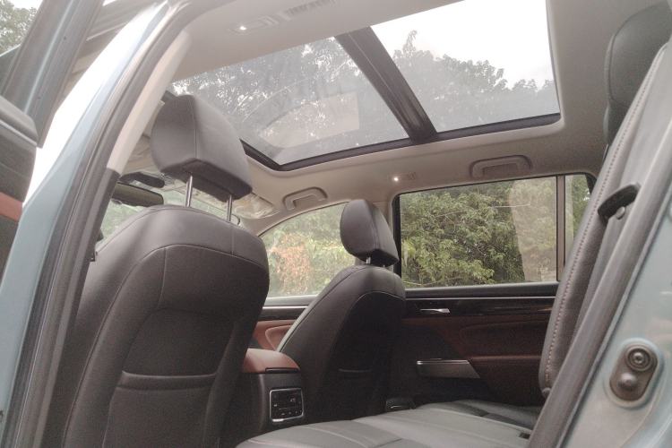 Used GAC Trumpchi GS8 2017 320T Two-Wheel Drive Luxury Smart Connectivity Version (7 Seats)
