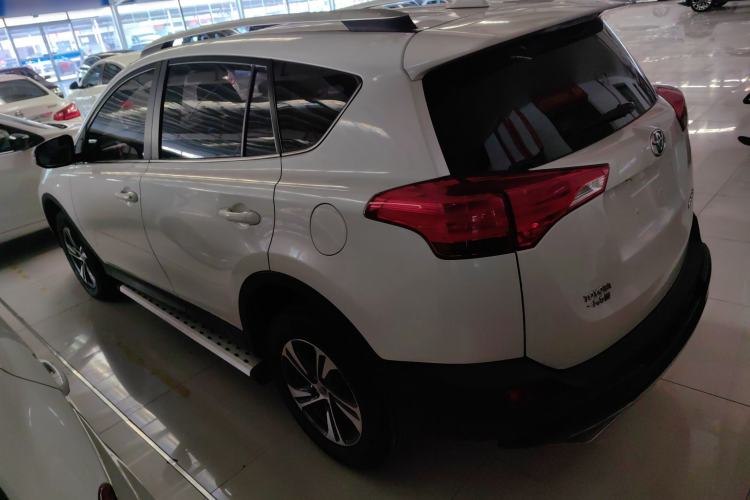 Used Toyota RAV4 2015 2.0L CVT Two-Wheel Drive Fashion Edition
