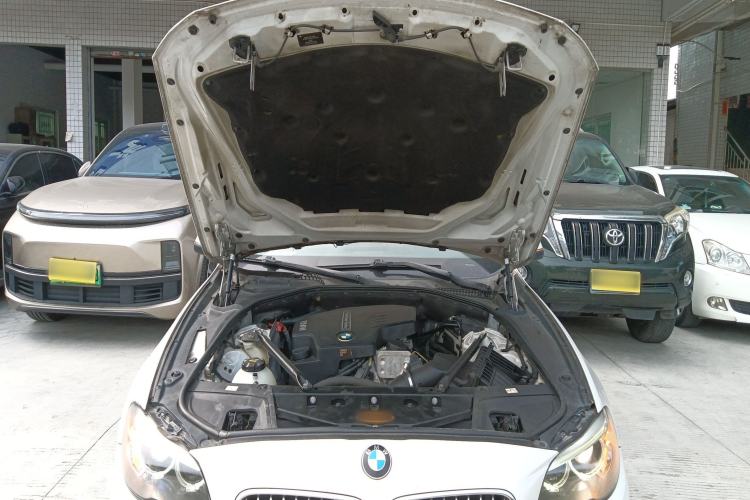 Used BMW 5 Series 2014 520Li Elegant Model
