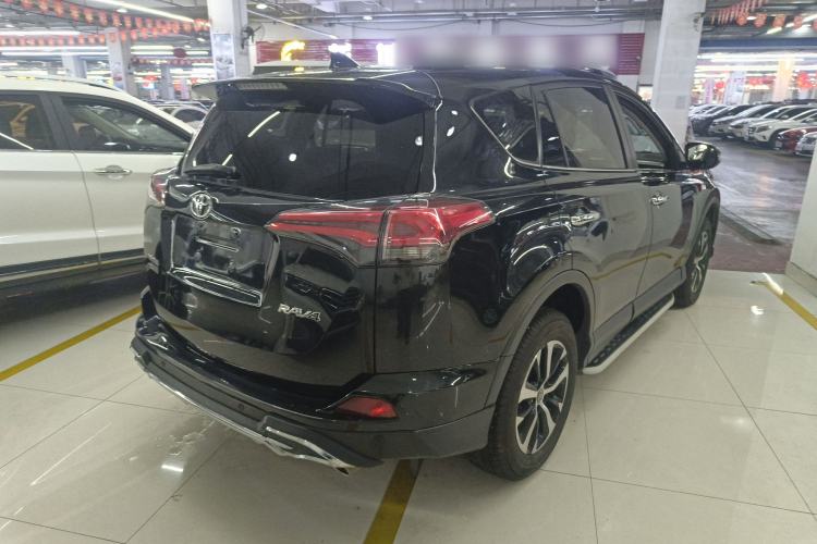 Used Toyota RAV4 2016 2.0L CVT Two-Wheel Drive Fashion Edition China V Standard
