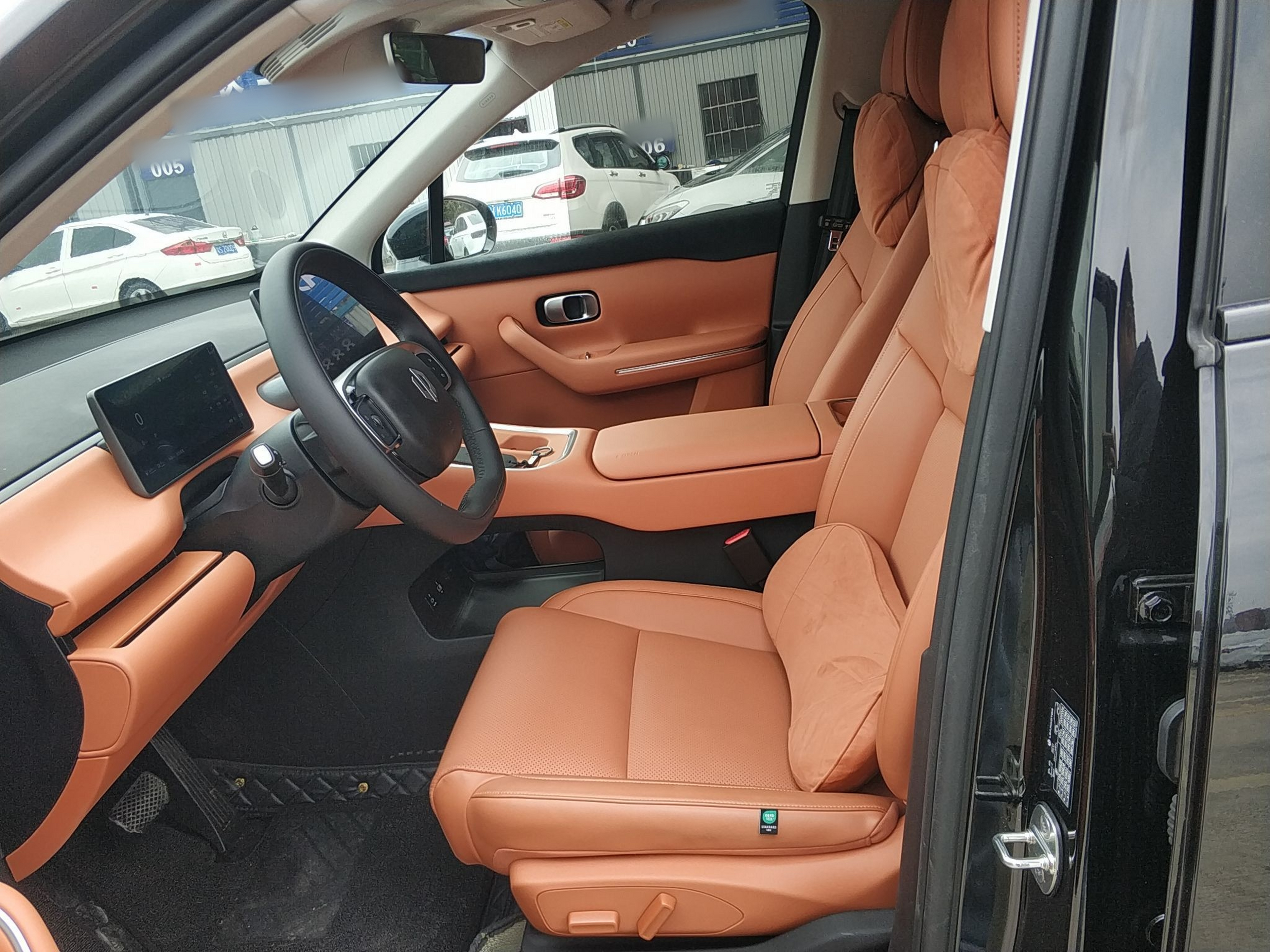 Переднее сиденье в автомобиле