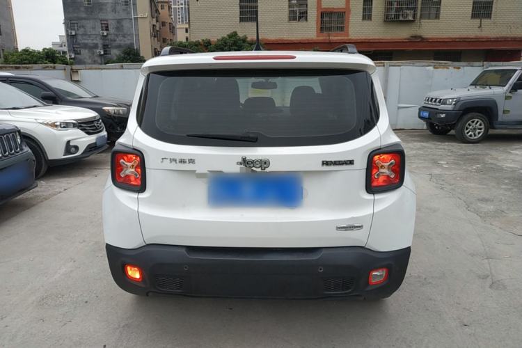 Used  Renegade 2018 Connected Large Screen Version 180T Automatic High-Energy Edition
