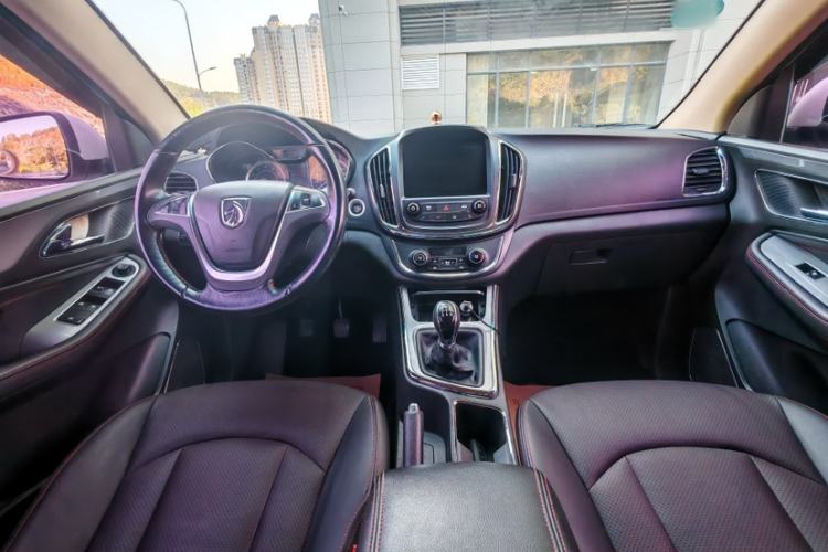 Used Baojun 560 2015 1.8L Manual Luxury Model
