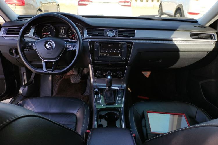 Used Volkswagen Passat 2017 330TSI DSG Luxury Edition
