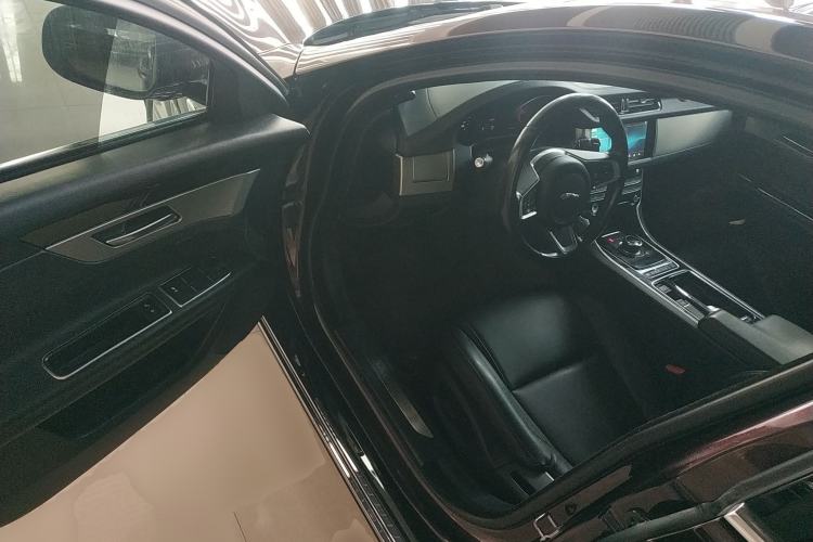 Used Jaguar XFL 2019 XFL 2.0T 200PS Two-Wheel-Drive Luxury Edition
