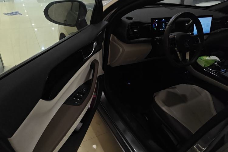 Used BYD Qin PLUS 2023 Champion Edition DM-i 55KM Leading Model
