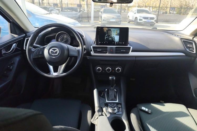 Used Mazda Mazda 3 Axela 2014 Sedan 1.5L Automatic Comfort Model
