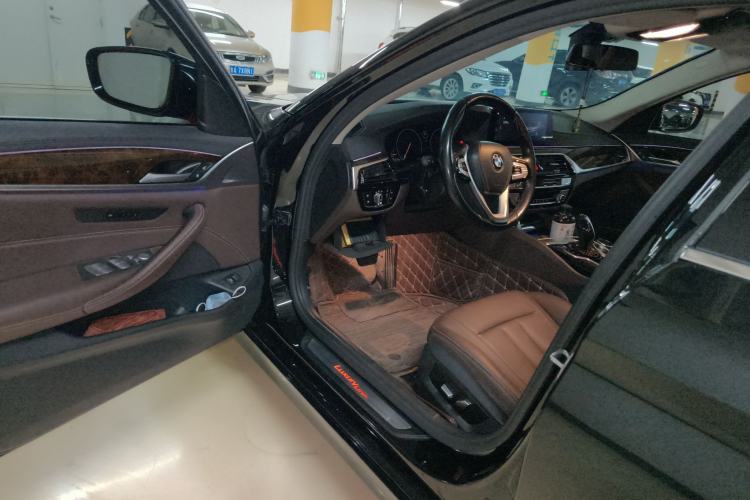 Used BMW 5 Series 2019 525Li Luxury Package
