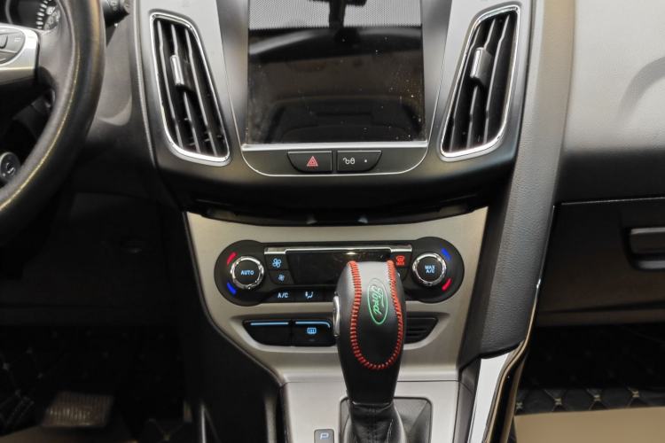 Used Ford Focus 2015 Hatchback 1.6L Automatic Fashion Edition