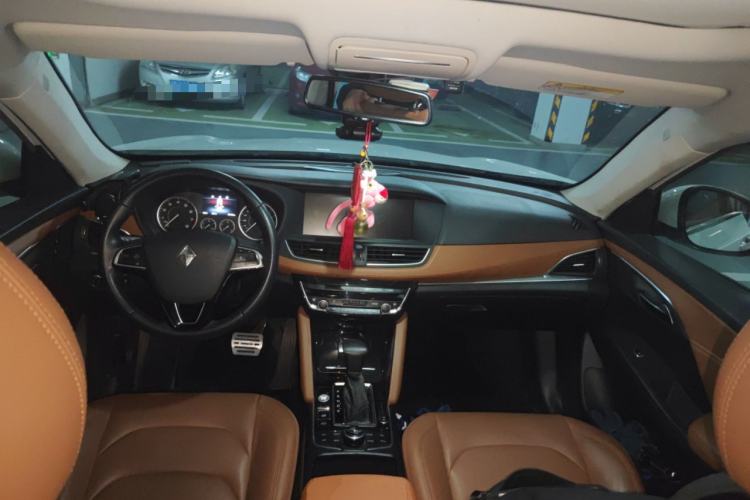 Used BORGWARD BX7 2016 28T Two-Wheel Drive Luxury Version 5 Seats
