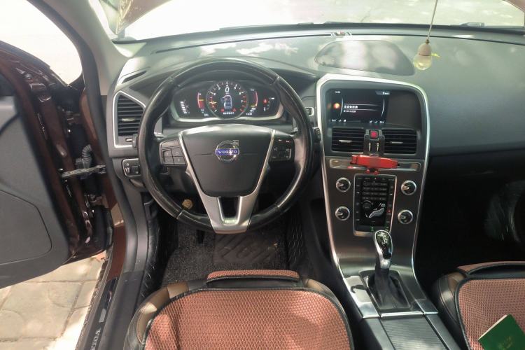 Used Volvo XC60 2015 T5 Smart Upgrade Model
