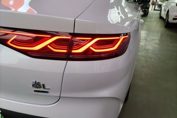 Used BYD Qin L 2025 DM-i Smart Drive 120KM Superior Model
