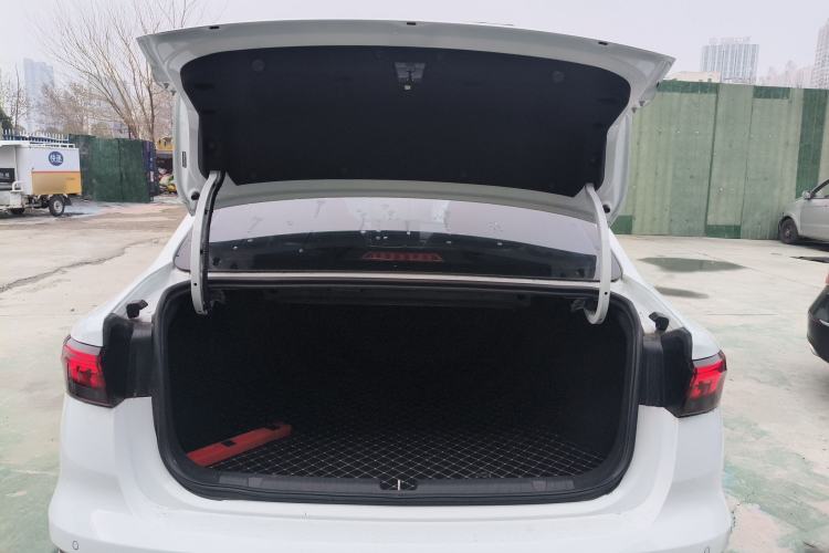 Used Geely Auto Emgrand 2023 4th Generation Champion Edition 1.5L CVT Prestige Model
