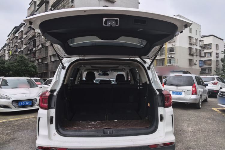 Used SWM G05 2019 2.0L Manual Luxury Edition
