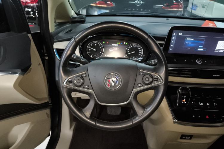 Used Buick GL8 2023 Facelifted Land Cruiser Executive Luxury Version
