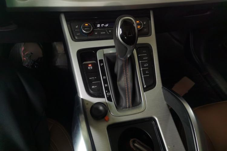 Used Geely Auto Emgrand X7 Sport 2016 1.8TD Automatic ZhiZun Version
