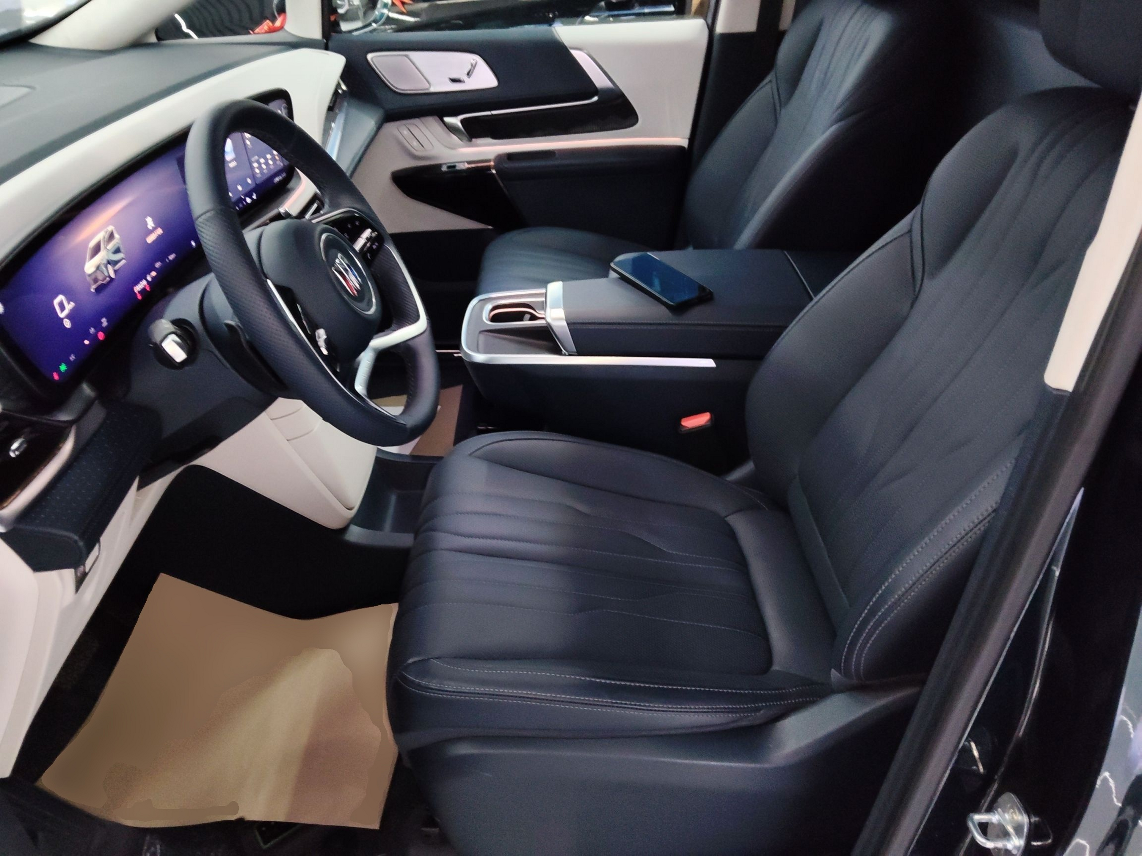 المقاعد الأمامية داخل السيارة