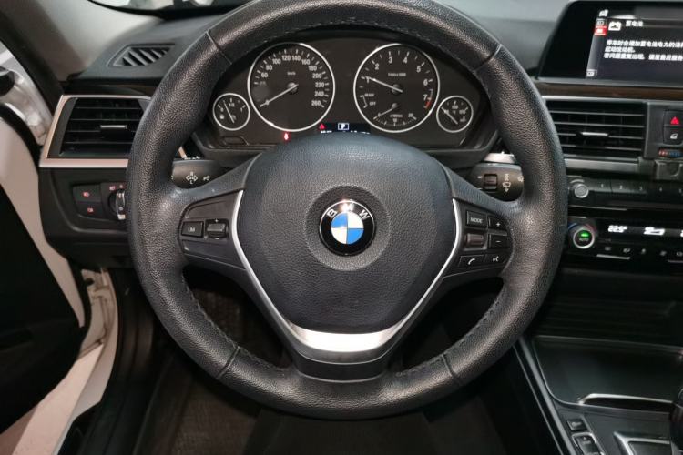 Used BMW 3 Series 2016 320i Fashion Model
