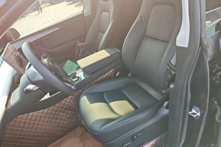 Used Tesla Model Y 2024 Long-Range All-Wheel-Drive Version
