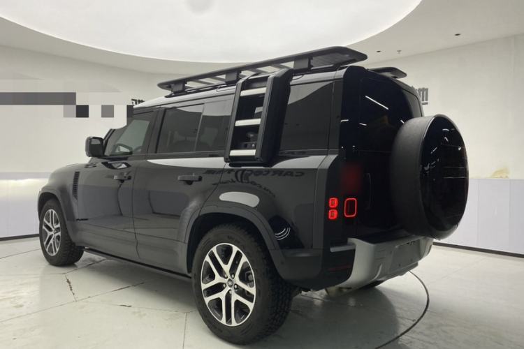 Used Land Rover Defender 2024 110 3.0T P400 Dark Edition
