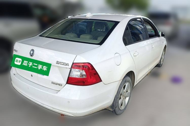 Used Skoda Rapid 2015 1.6L Manual Smart Selection Model

