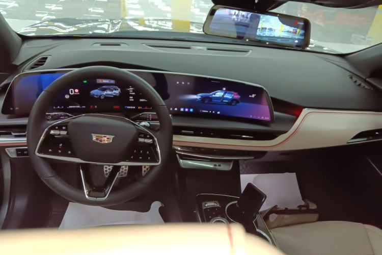 Used Cadillac GT4 2023 25T Luxury Model
