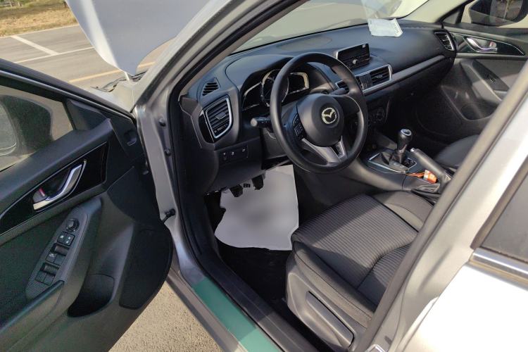 Used Mazda Mazda 3 Axela 2016 Sedan 1.5L Manual Comfort Model