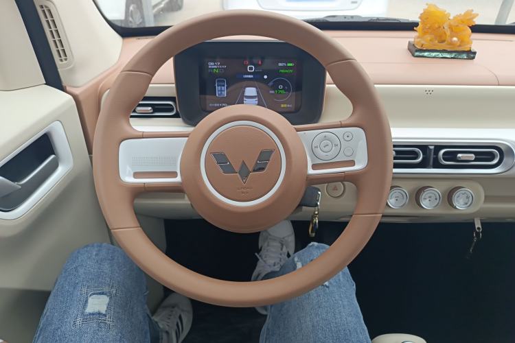 Used Wuling Hongguang MINIEV 2024 3rd Generation 215km Advanced Version
