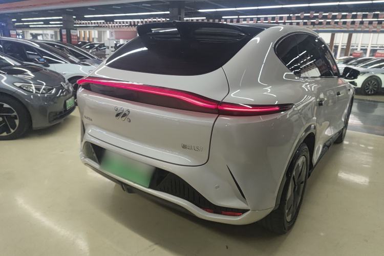 Used  LS7 2023 77 kWh Urban Fit Rear-Wheel Drive
